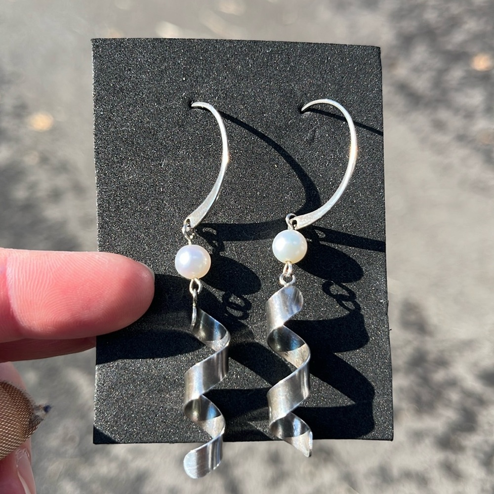 Handmade sterling silver / pearl accent